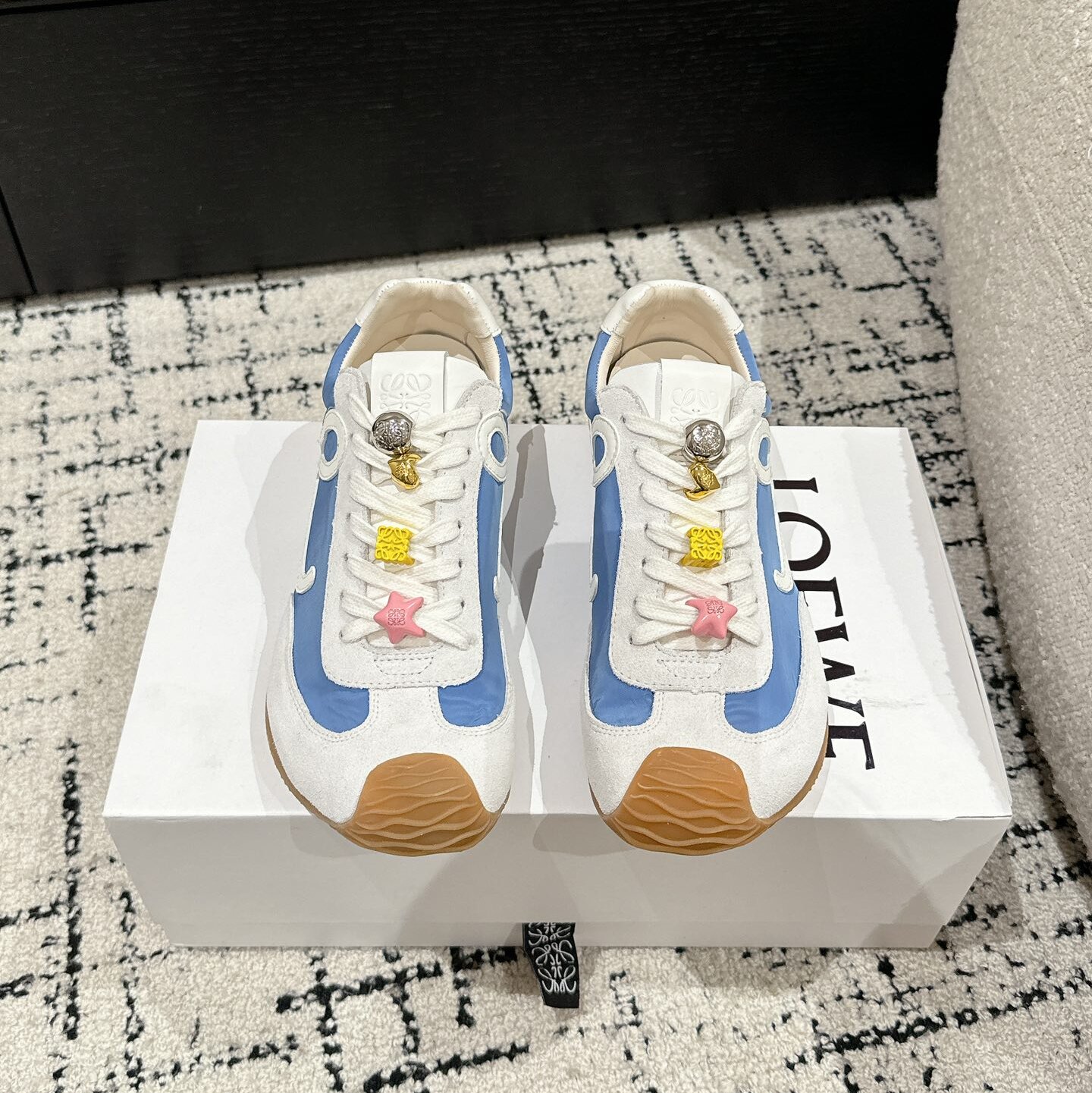 로에베 발레 러너 2.0 스니커즈