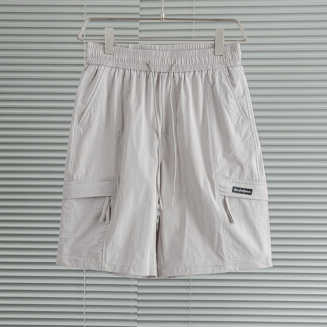 발렌시아가 반바지