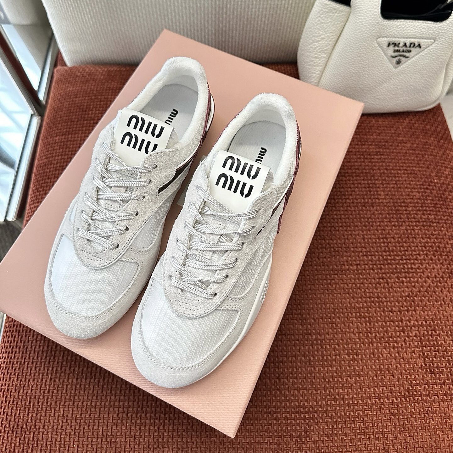 미우미우 스니커즈